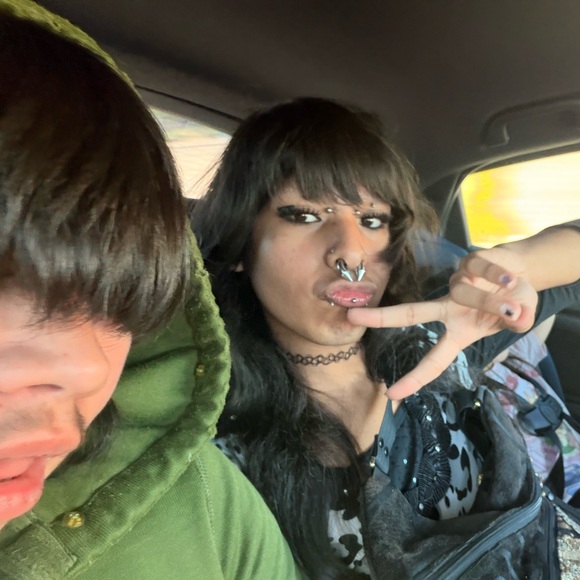 Meet your Posher, Davina - Picture 3 of 4